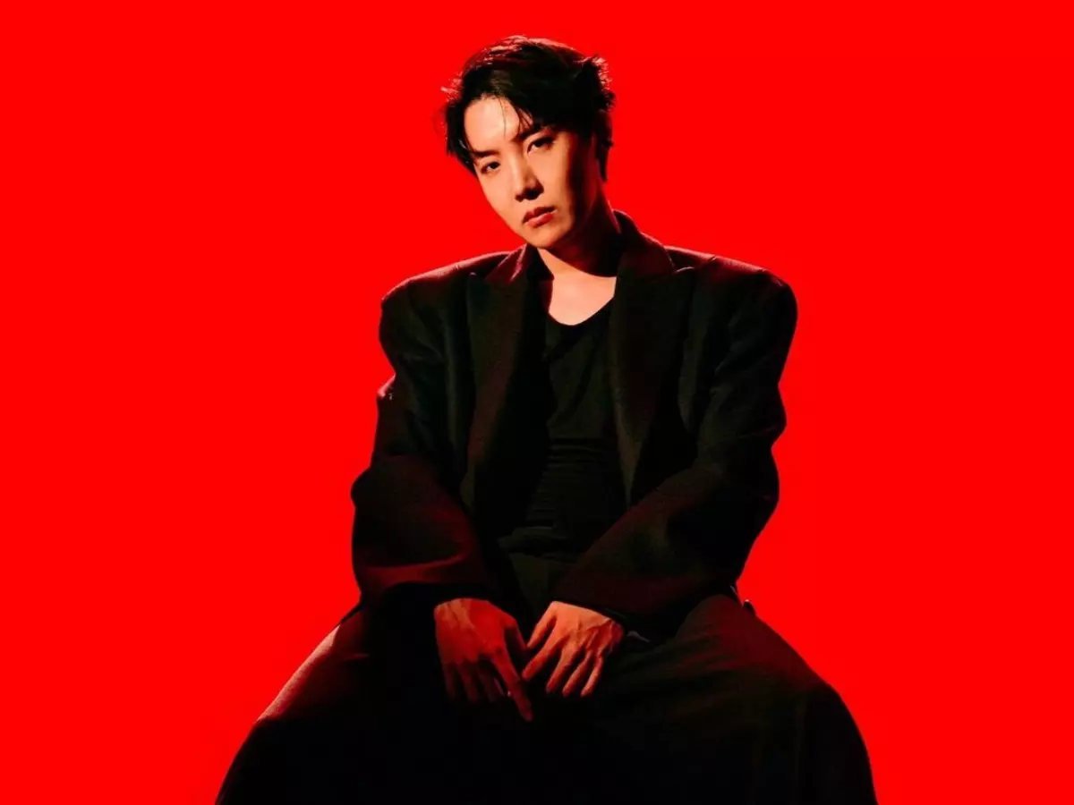 J-HOPE ANNOUNCES FIRST-EVER SOLO TOUR ‘HOPE ON THE STAGE’ IN NORTH AMERICA, ASIA and FRANCE